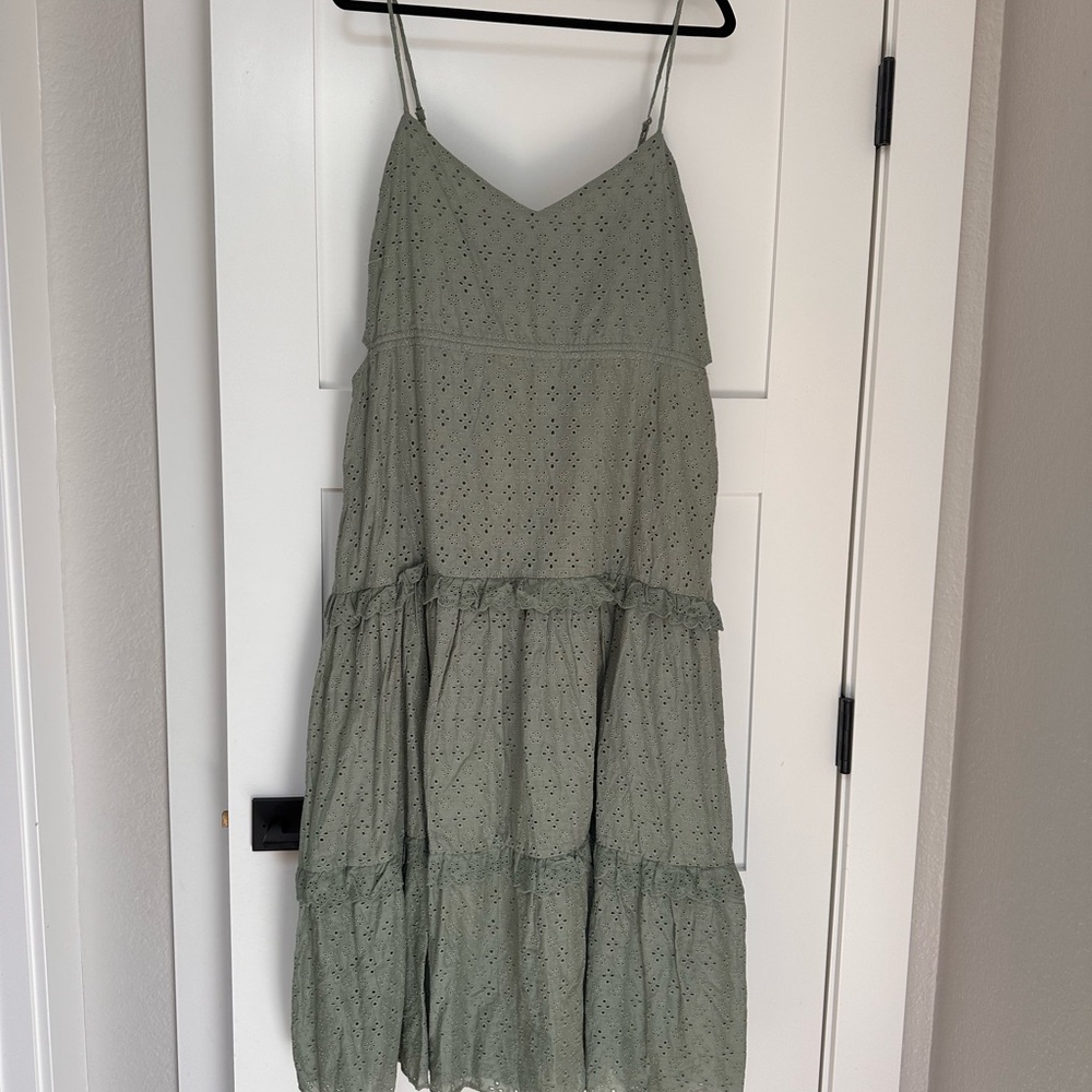 Elegant Green Sleeveless Dress